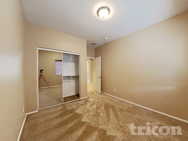 Building Photo - 41303 N Palm Springs Trail
