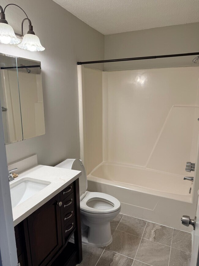 Building Photo - 607 Crows Nest Ct