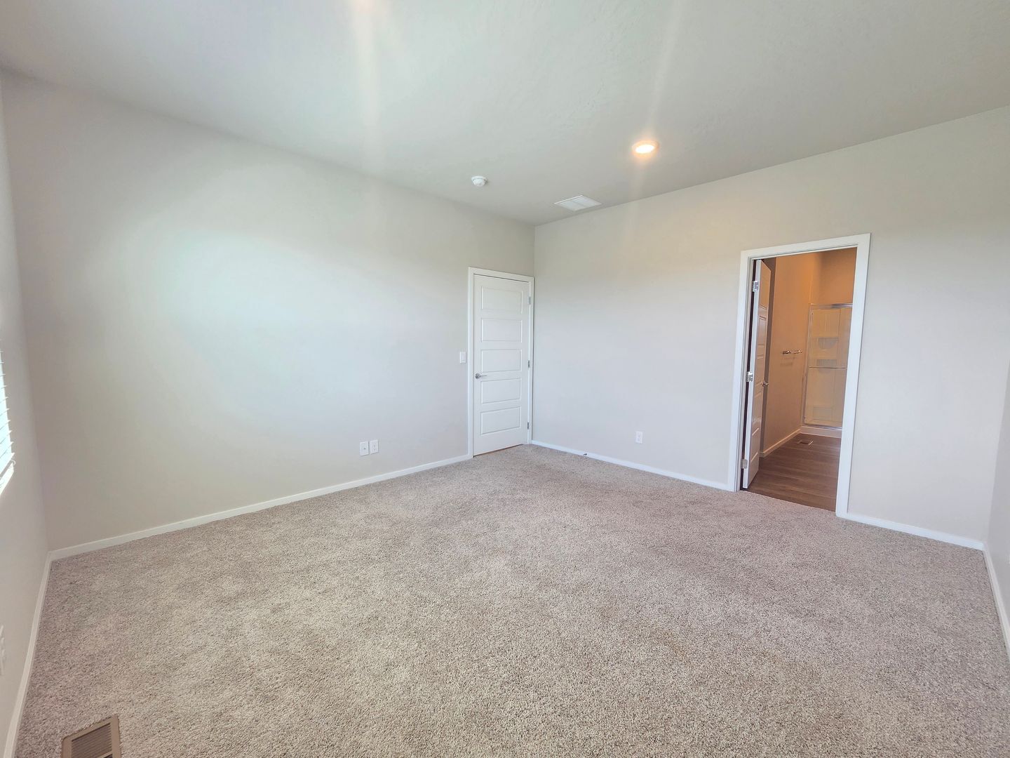 Building Photo - 5428 E Bridgeport Ct