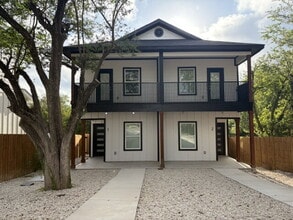 Building Photo - New Construction Duplex Minutes from Downtown San Antonio