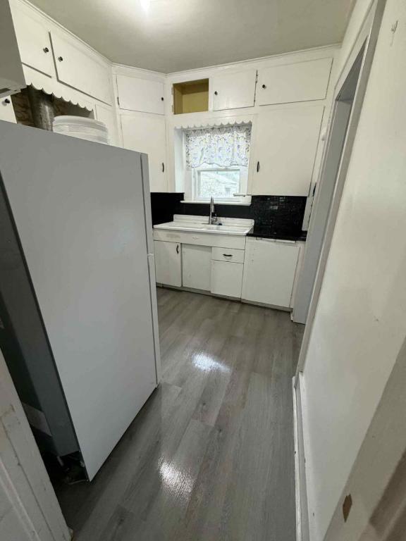 Building Photo - 1108 Grove St