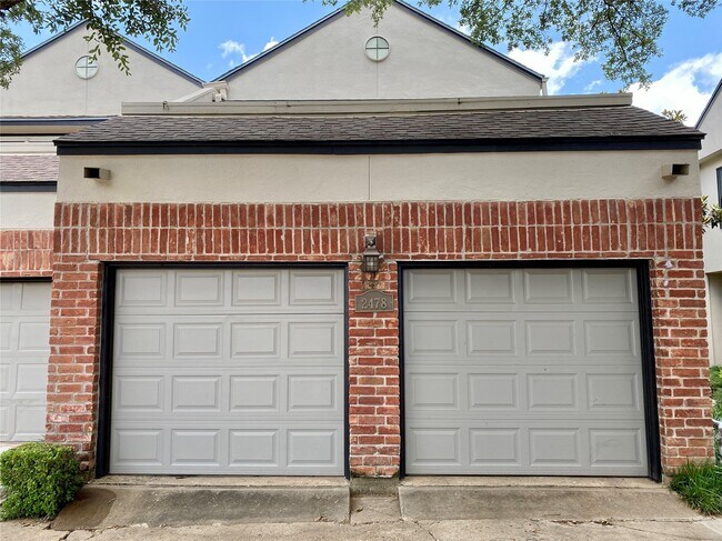 Building Photo - 2478 Bering Dr