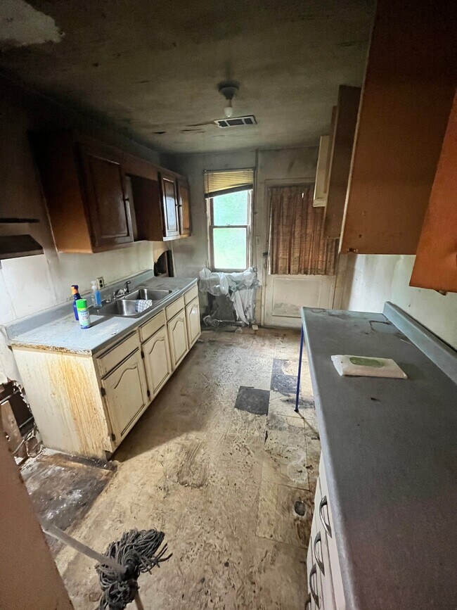 Building Photo - 3355 Lunceford St