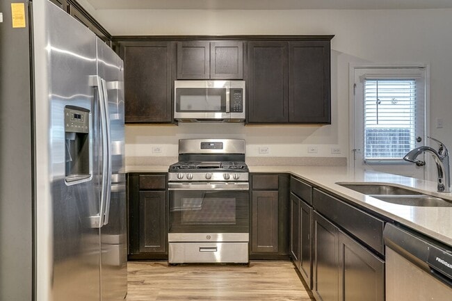 Building Photo - 355 Geode Glen