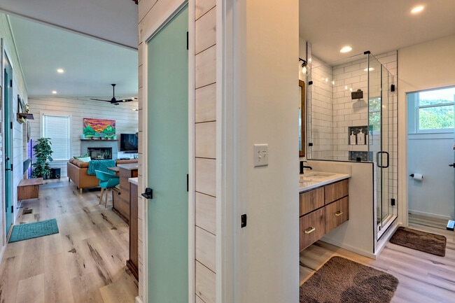 Building Photo - 122 Cannon St