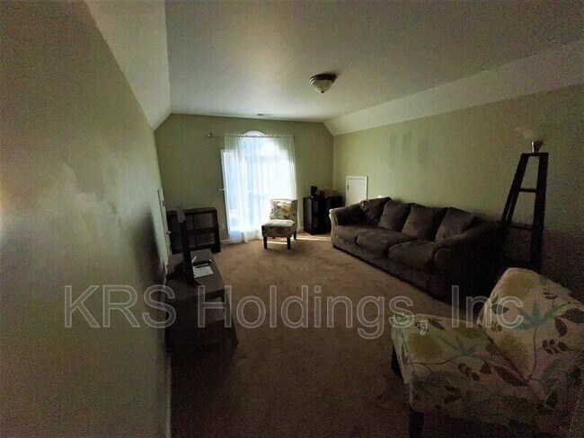 Building Photo - 8164 Rolling Glenn Dr