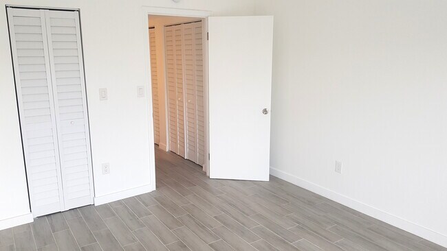 Building Photo - 7727 SW 86th St