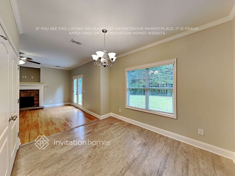 Building Photo - 649 Royal Crest Ct