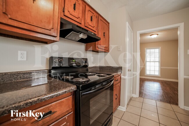 Building Photo - 3381 S Mendenhall Rd