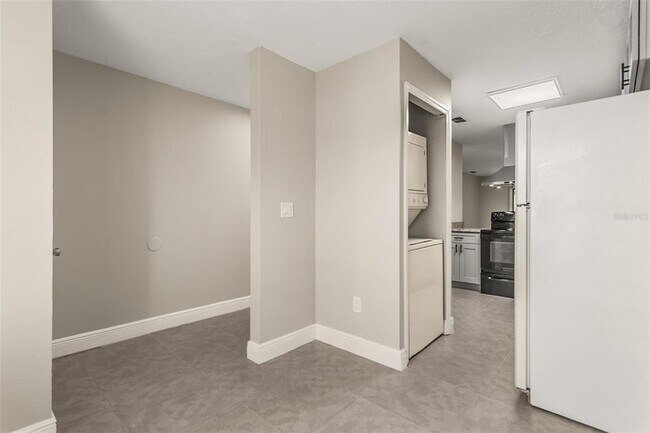 Building Photo - 2024 Trinidad Ct