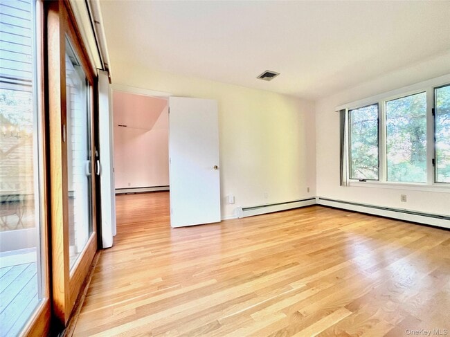 Building Photo - 15 Evon Ct