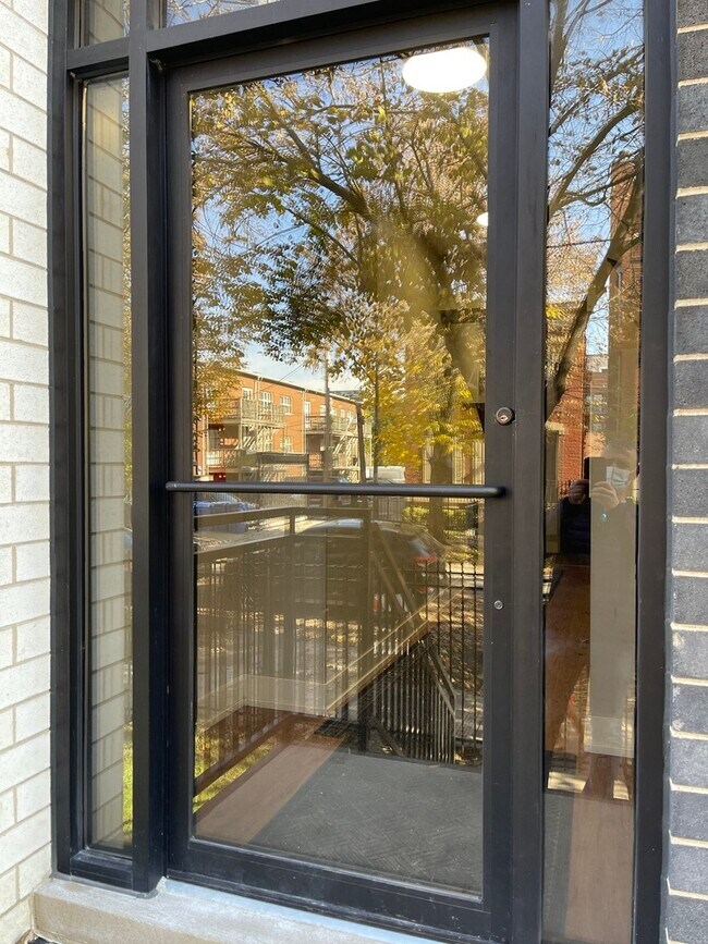 Building Photo - 215 S Hamilton Ave