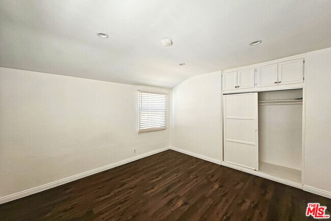 Building Photo - 15106 San Jose St
