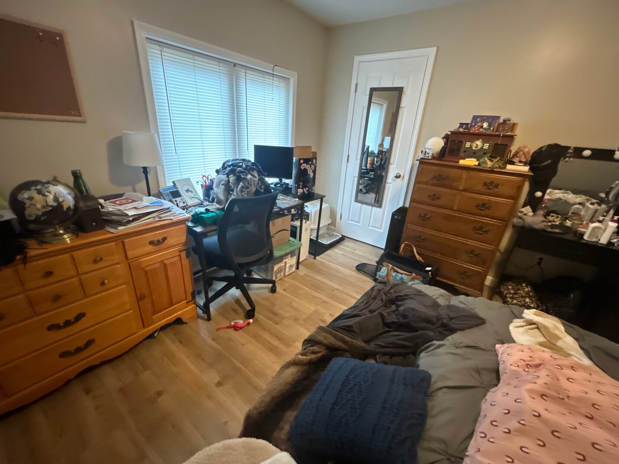 Building Photo - 1239 Plymouth Ave S