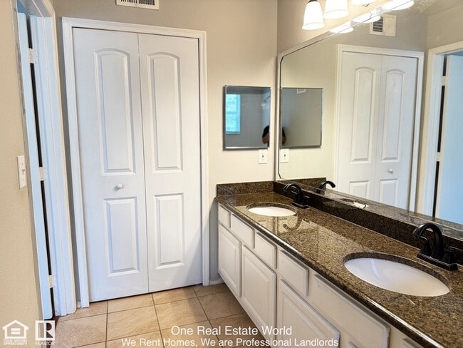 Building Photo - 425 Summit Ridge Pl