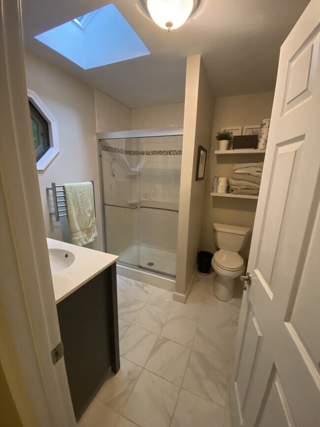 Building Photo - 6 Hunters Ridge Dr