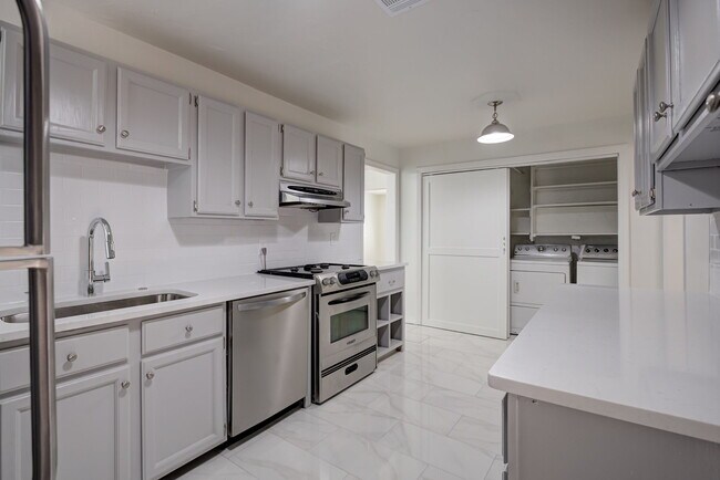 Building Photo - 821 NW 48th St