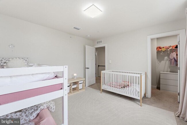 Building Photo - 11190 Wheeler Ridge Dr