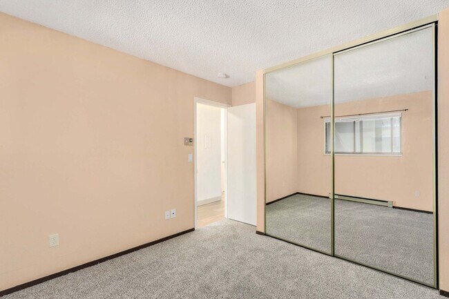 Building Photo - Great Condo near CSU (HALF OFF FIRST MONTH RENT!!)