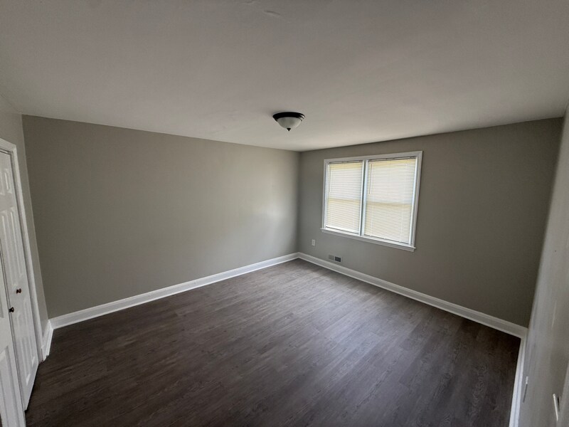 Building Photo - 1330 Woodbourne Ave