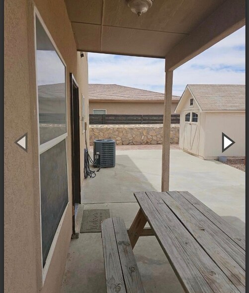 Building Photo - 11857 Jim Webb Dr