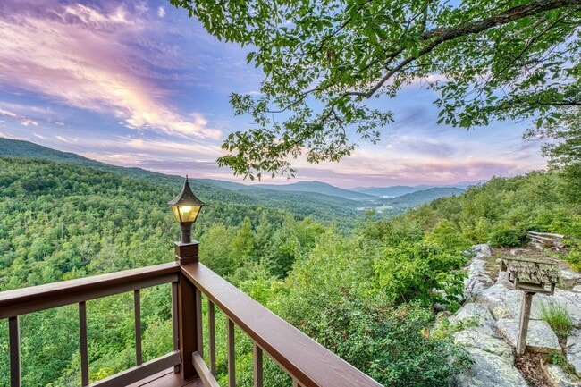 Building Photo - 402 Wilderness Dr