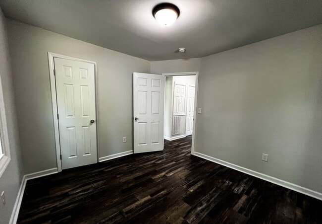 Building Photo - Brand New High Point 2 Bed, 1 Bath with Bo...
