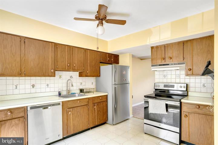 Building Photo - 4905 Van Walbeek Plz