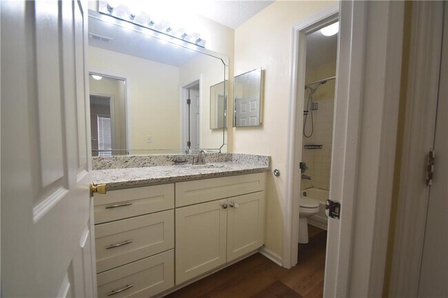 Building Photo - 310 Granville Ct