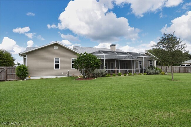 Building Photo - 16680 Oak Grove Ct