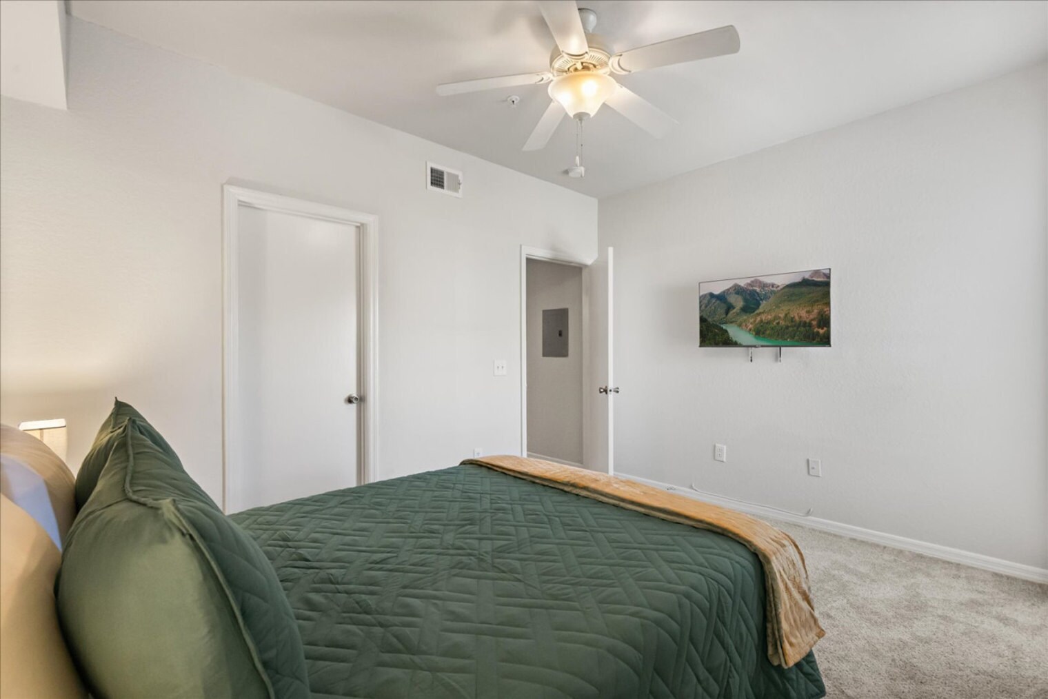 Building Photo - 19138 Portofino Dr