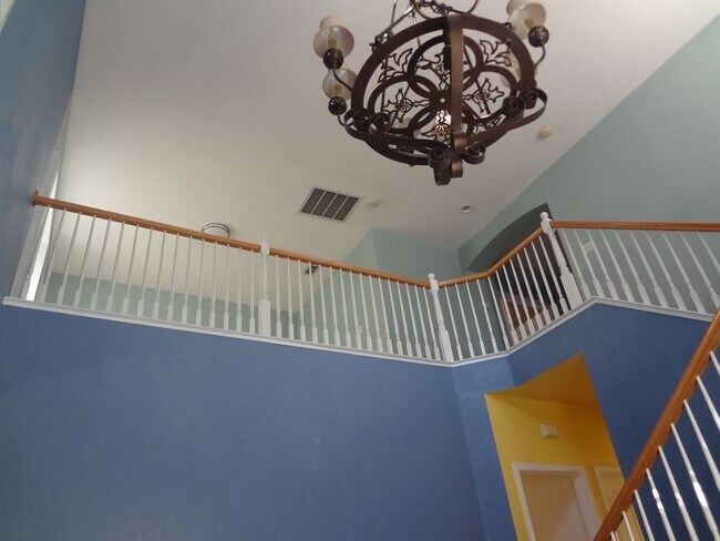Building Photo - 4 br, 3.5 bath House - 2053 North Bend Drive