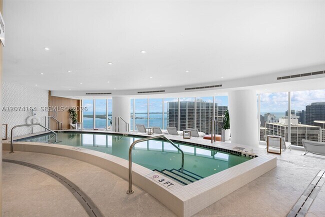 Building Photo - 300 S Biscayne Blvd