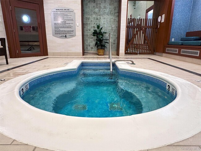 Building Photo - 10 City Pl