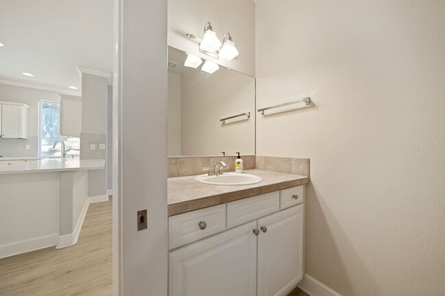 Building Photo - 10657 SW Adele Dr