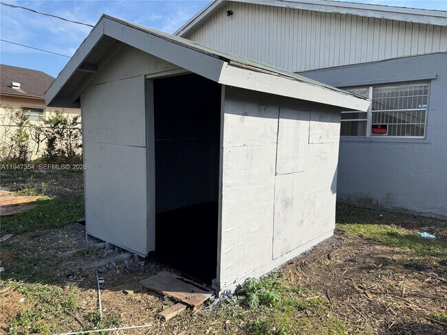 Building Photo - 756 NW 5th St