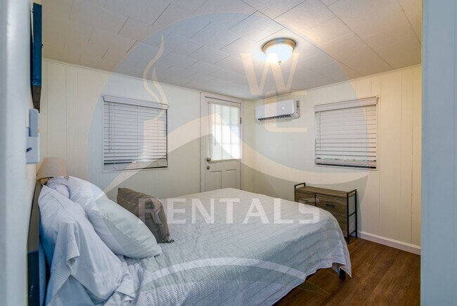 Building Photo - Charming 3 Bedroom 1 Bath A-Frame home loc...