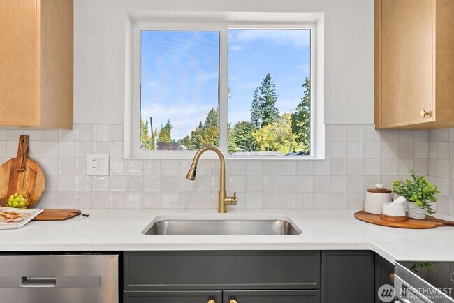 Building Photo - 11602 SE 210th Pl