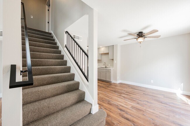 Building Photo - Fully Remodeled 3-Bedroom Townhome