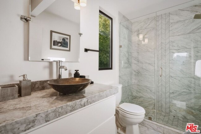 Building Photo - 3601 Dixie Canyon Pl