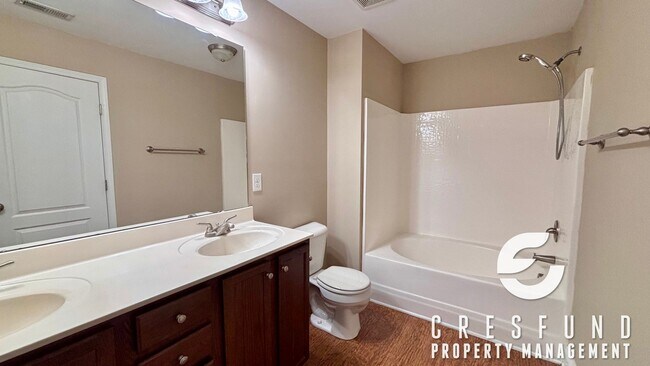 Building Photo - 2 BED, 2 BATH TOWNHOME WITH GARAGE AVAILABLE NOW!!!!!!!!!