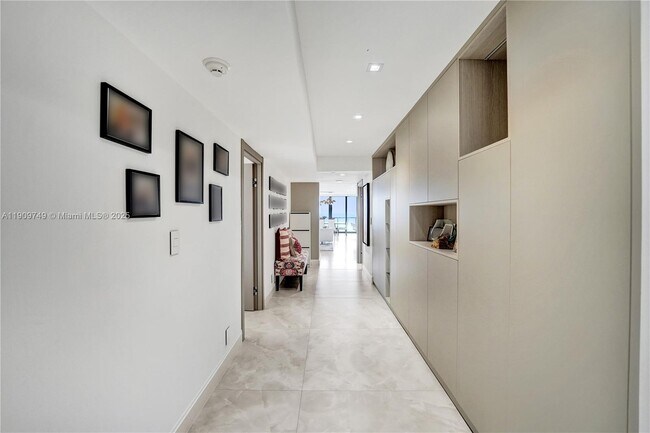 Building Photo - 19667 Turnberry Way