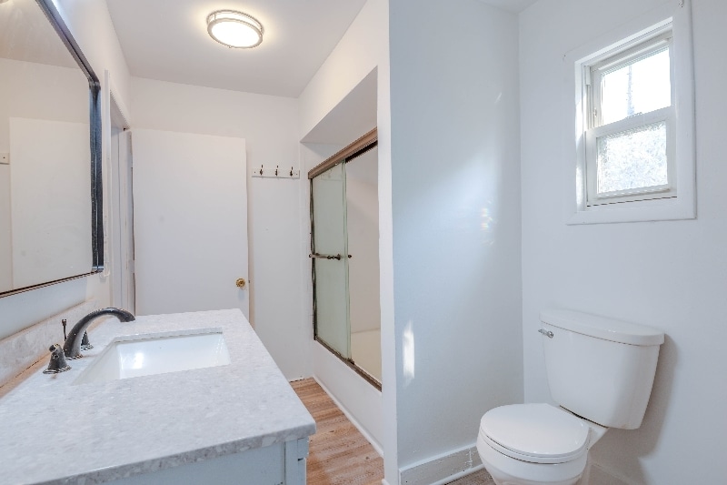 Building Photo - 301 McLean St