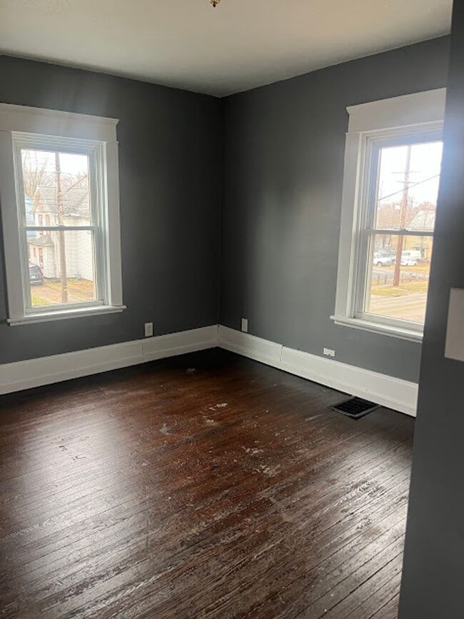 Building Photo - 3 Bedroom 1 Bathroom Home for Rent - Appli...