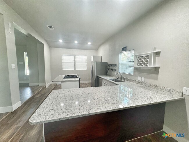 Building Photo - 159 S Hackberry Ave