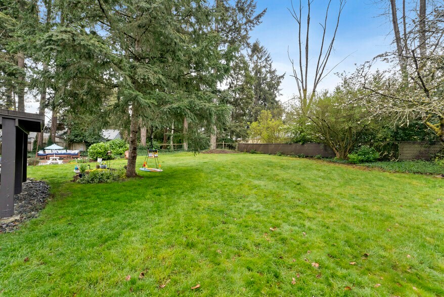 Building Photo - 5824 Hillcrest Dr SW