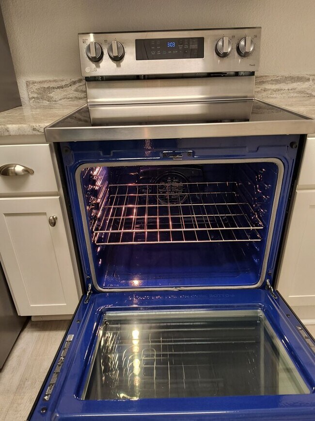 Building Photo - NEW LOWER PRICE  Wonderful 2 Bedroom 1.5 Bathroom condo