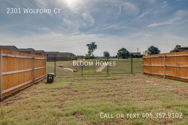 Building Photo - 2301 Wolford Ct