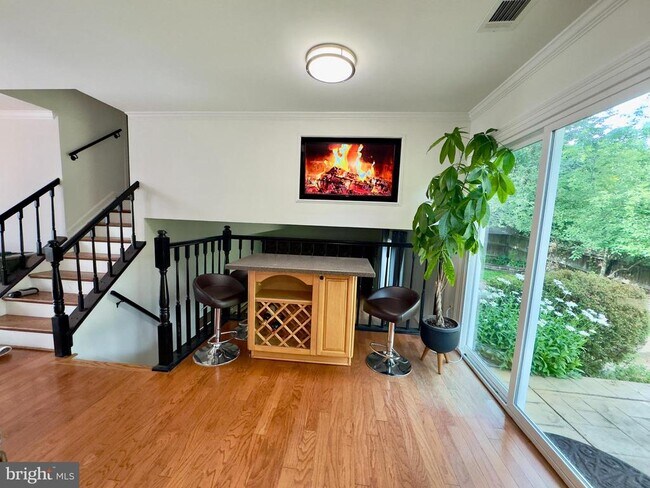 Building Photo - 15712 Edgewood Dr