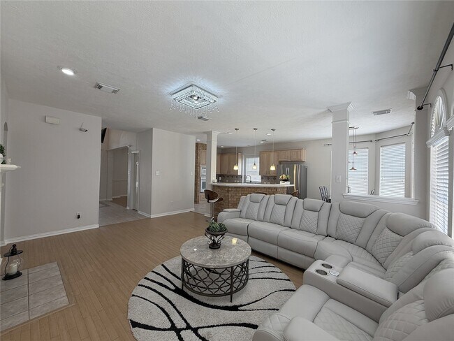 Building Photo - 3822 Shady Harbor Dr